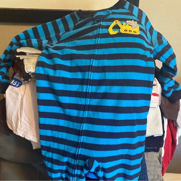 BOY'S 3T Clothing Mystery Box - Picture 11 of 13